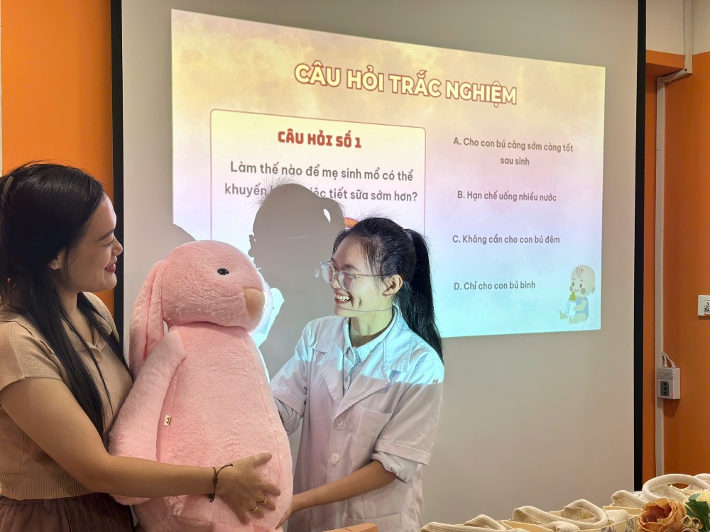 Mini game tổng hợp kiến thức nhận quà hấp dẫn tại lớp học tiền sinh sản của Dược sĩ Thiên Hương