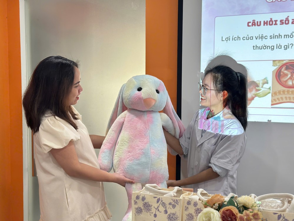 Mini game trả lời câu hỏi nhận quà hấp dẫn