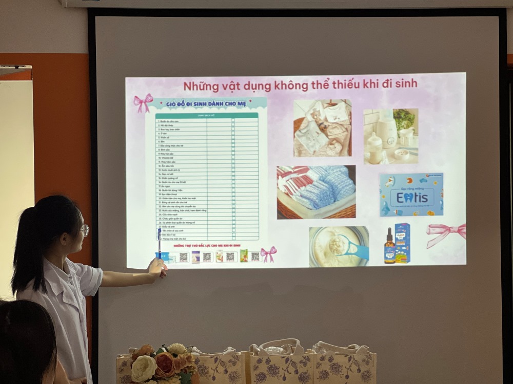 Những vật dụng không thể thiếu trong giỏ đồ đi sinh của mẹ